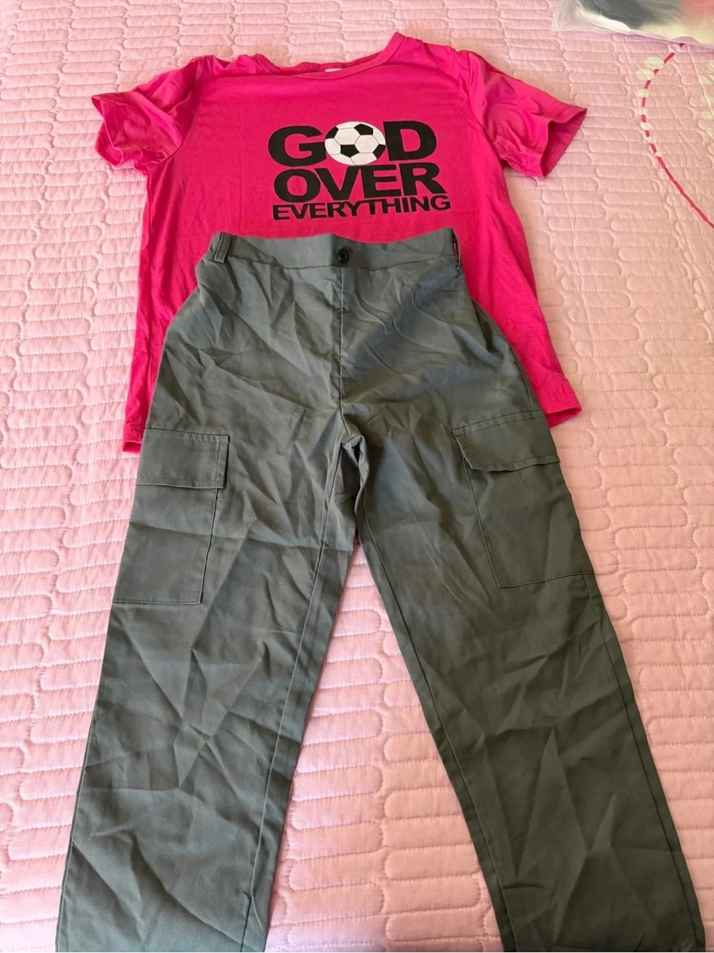 Women’s Cargo Pants in Olive Green